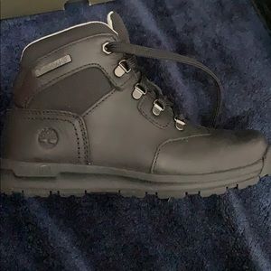 Timberland black mid boot